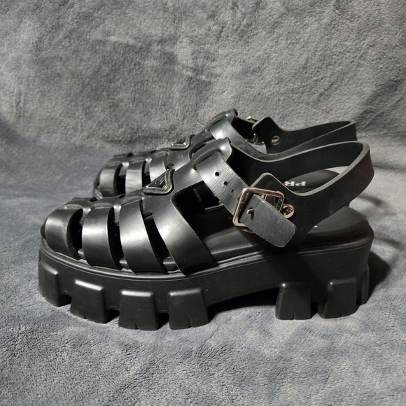 PRADA Monolith Black rubber sandals Size 38 / 7.5 - Picture 4 of 13